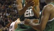 98-95. Allen y Garnett fueron demasiado para los Raptors