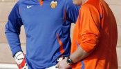 Koeman se estrena con el Valencia sin vértigo