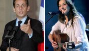 La foto de Sarkozy con la ex modelo Carla Bruni llena portadas en Francia