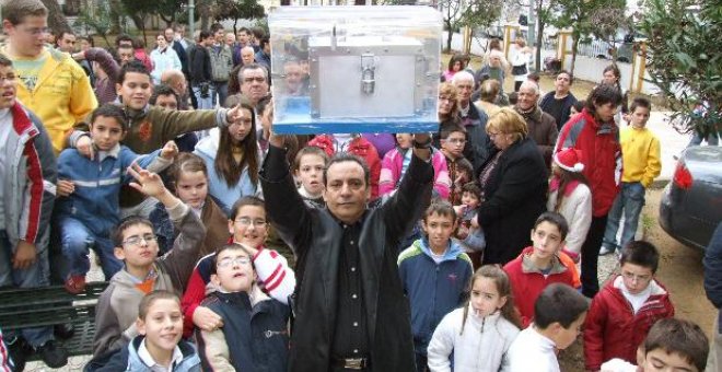 Un mago sorprende a los vecinos de un pueblo de Badajoz al adivinar el número del "Gordo"