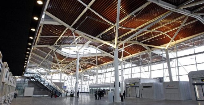 El nuevo aeropuerto de Zaragoza comienza a prestar servicio con un vuelo a Madrid