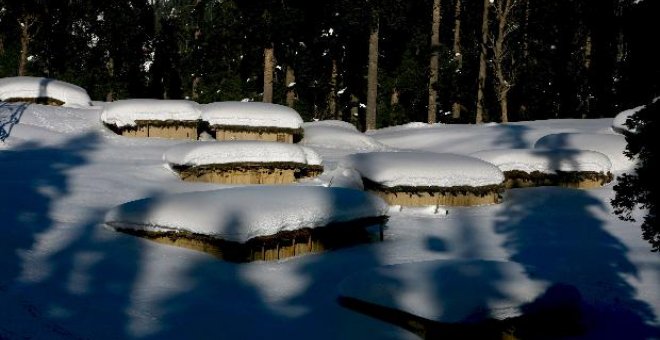 Al menos 15 muertos y 50 heridos a causa de fuertes nevadas en Cachemira