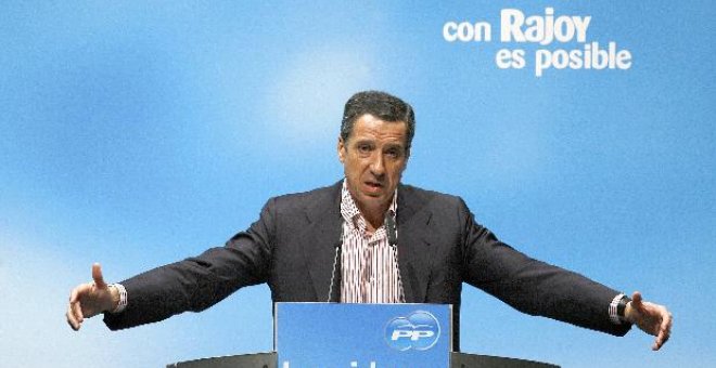 Zaplana anuncia que abandona el cargo de portavoz y pasa a ser diputado "de a pie"