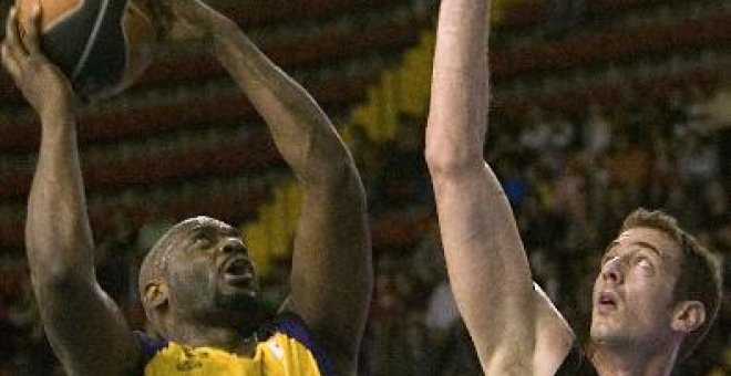 81-76. El Cajasol superó la tensión y ganó un partido vital al Grupo Capitol