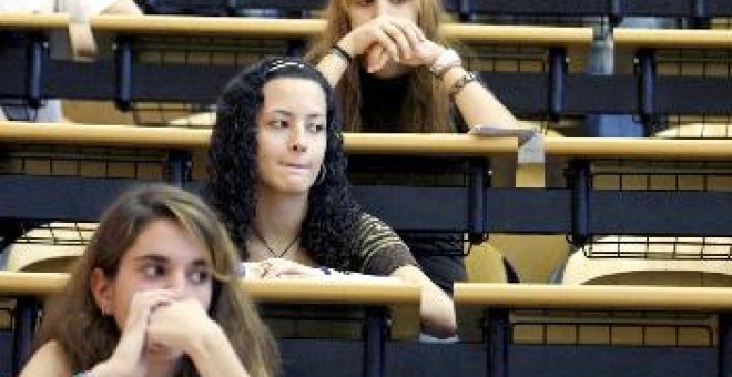 Los baleares y los catalanes son los que más idiomas dominan