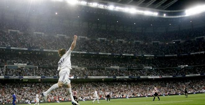 El alirón tendrá que esperar aunque el Bernabéu fue una fiesta