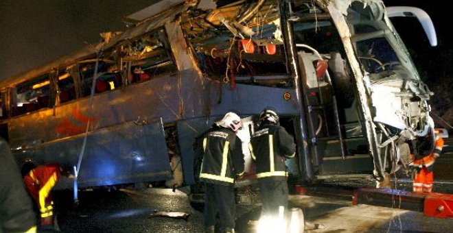 Al menos 17 muertos y unos 50 heridos en un accidente de autobús en Hong Kong