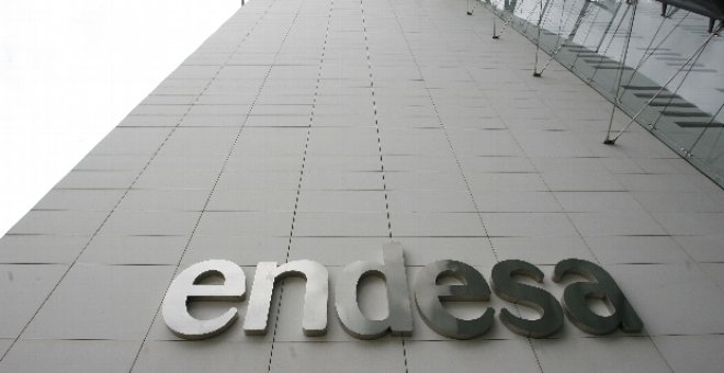 La CE da a España un mes para retirar las condiciones a la opa de Endesa o irá al Tribunal