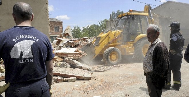 Una persona fallece al derrumbarse una vivienda en Vega de Infanzones (León)