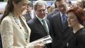 La Infanta Elena inaugura la Feria del Libro, dedicada a Latinoamérica