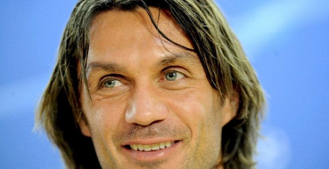 Maldini renueva un año más con el Milán, sumando 24 temporadas de "rossonero"