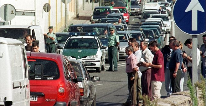 Pescadores cortan la carretera de acceso a El Puerto de Santa María