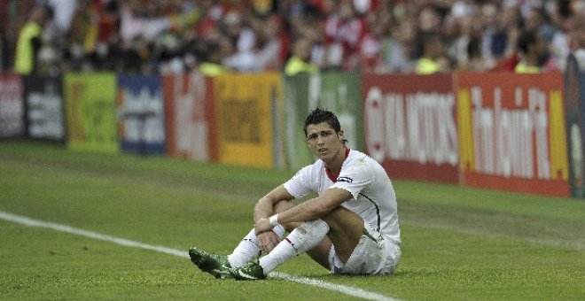 Cristiano Ronaldo: "Me gusta mucho el blanco..... el blanco de la selección"