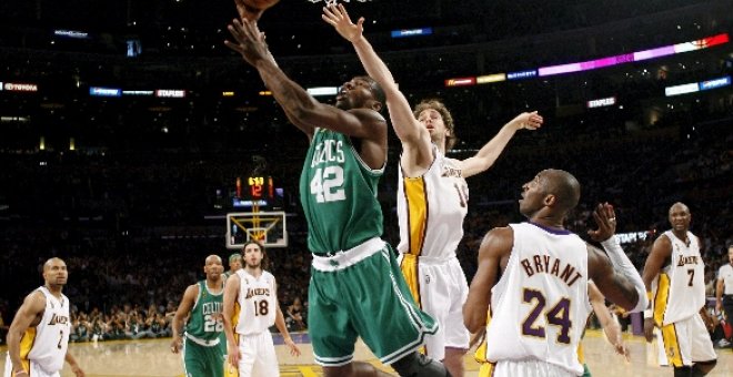 103-98. Los Lakers resisten ante los Celtics y mandan la final de nuevo a Boston