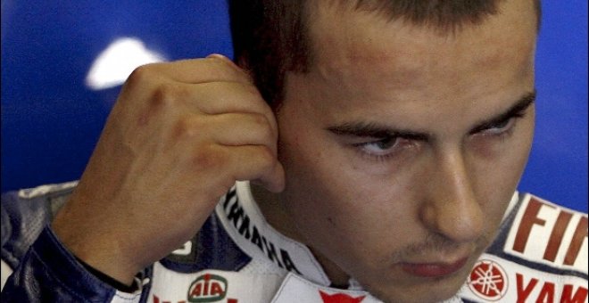 Lorenzo dice que tiene que pilotar con más cuidado este fin de semana