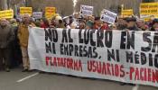 Los afectados de hepatitis C llevarán hoy sus protestas a Bruselas