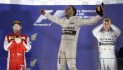 Hamilton da un golpe de autoridad en Baréin