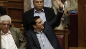 Tsipras obtiene la aprobación del Parlamento griego para iniciar la negociación del tercer rescate