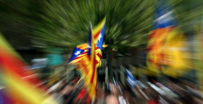 Archivan la causa de los cinco investigados por quemar fotos del rey en la Diada