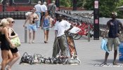 Operación policial contra el 'top manta' en el puerto de Barcelona