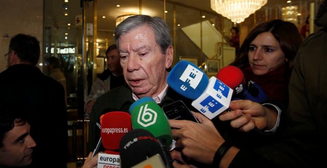 El exministro Corcuera se da de baja del PSOE tras la victoria de Sánchez