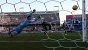 Descartados el Bernabéu y el Camp Nou, el Calderón se perfila como sede de consenso para la final de Copa