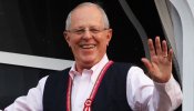 Kuczynski espera el recuento final para celebrar su victoria en Perú