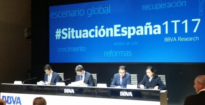 BBVA mejora sus previsiones y estima que el PIB crecerá un 2,7% en 2017 y en 2018