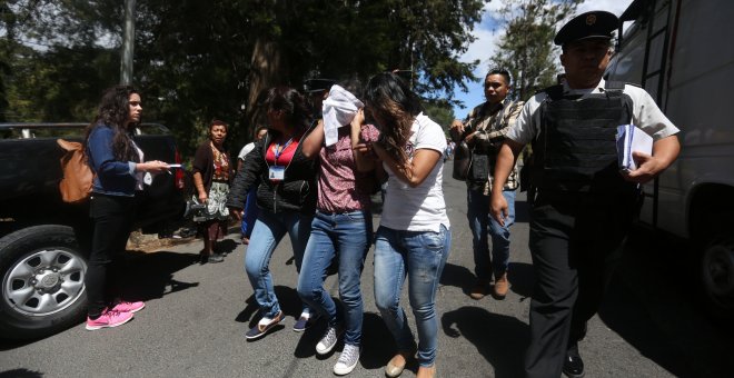 Al menos 30 niñas mueren en el incendio de un centro de menores de Guatemala