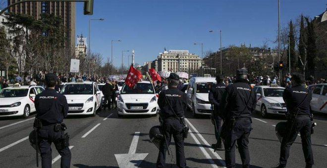 Los taxistas declaran la guerra a Uber