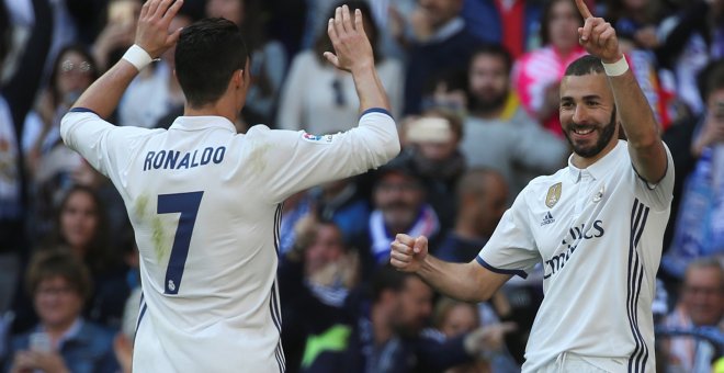 El Real Madrid vence 3-0 al Alavés y mete presión al Barcelona