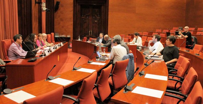 Intervencions de periodistes de 'Público' al Parlament de Catalunya sobre la 'Brigada política' d'Interior (vídeo)