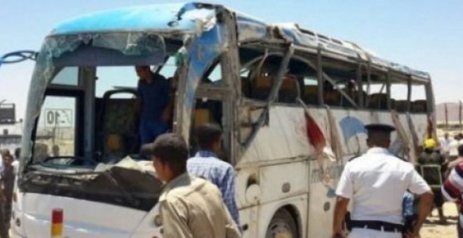 Al menos 28 muertos en un ataque contra un autobús de cristianos coptos en Egipto