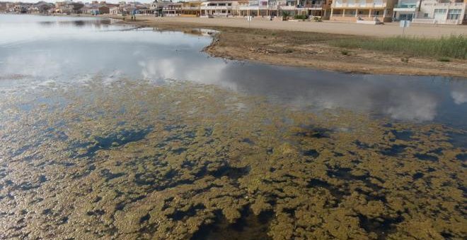 El Mar Menor continúa en la cuerda floja