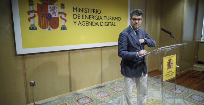 España recurre el laudo que le condena a pagar 128 millones por el recorte a las renovables