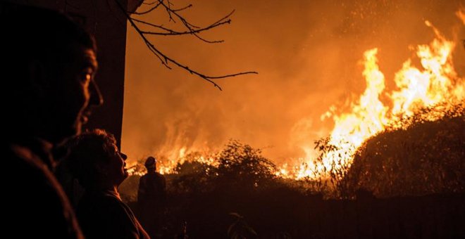 Los incendios ponen el foco en la papelera cuya concesión Rajoy prolongó 55 años