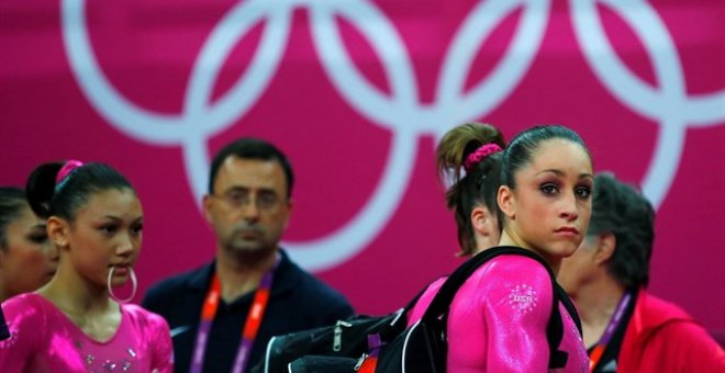 Larry Nassar, exmédico del equipo nacional de gimnasia de EEUU, condenado a 60 años de cárcel por posesión de pornografía infantil