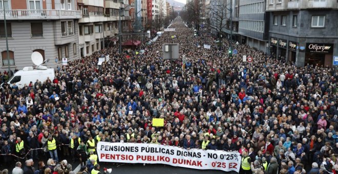 Las 'fake news' que discriminan a las mujeres y cuatro noticias para este domingo 25 de marzo