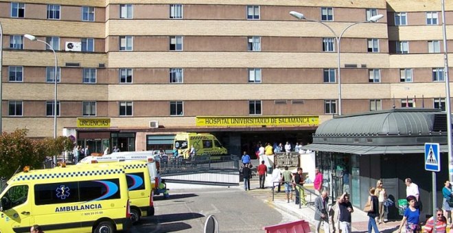 Una mujer acaba en el hospital tras defender a sus perros de un hombre que les tiraba piedras