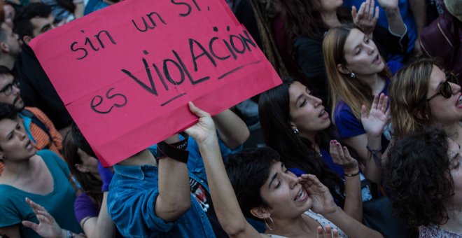 El Gobierno dice que revisará los delitos sexuales en el Código Penal tras la sentencia de 'La Manada'