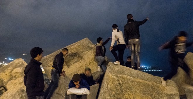 'Buscar la vida': la relación entre niños migrantes y corrupción en Melilla quiere plasmarse en un libro