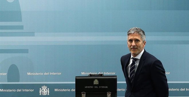 Las sospechas de torturas a detenidos bajo su custodia persiguen a Grande-Marlaska