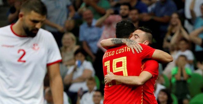 Aspas y Costa sacan del atasco a España