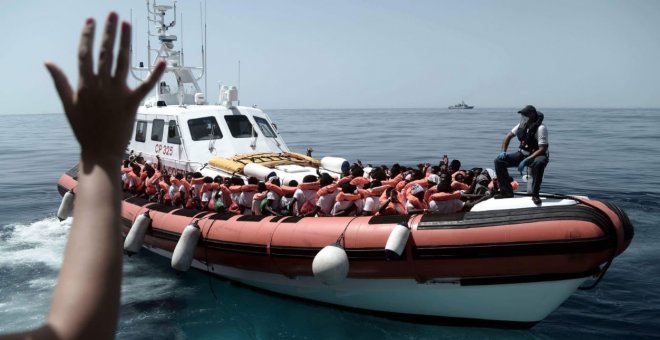 El Aquarius viaja ya hacia Valencia junto a las otras dos embarcaciones