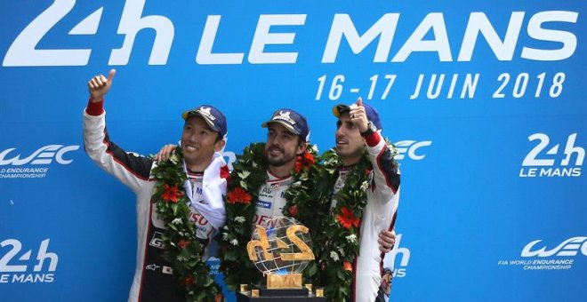 Alonso gana las míticas 24 Horas de Le Mans