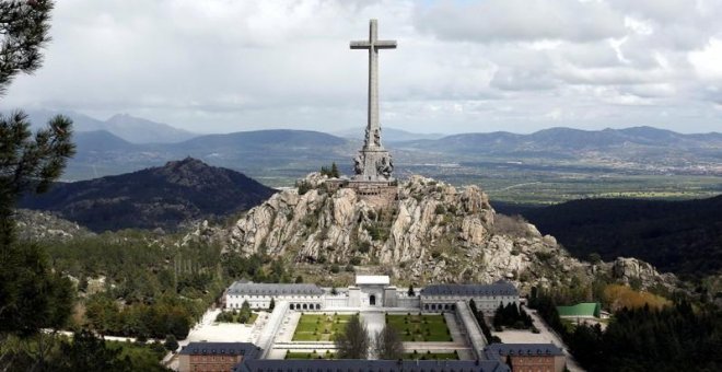 El Gobierno ultima la fórmula jurídica para la exhumación del cuerpo de Franco del Valle de los Caídos