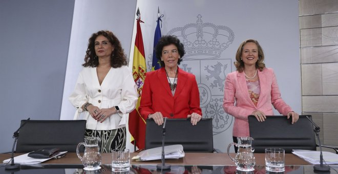 El Gobierno renuncia a aprobar la senda de déficit este viernes hasta eliminar el veto del Senado