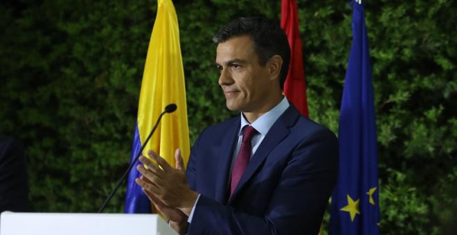 Las presiones "de los de siempre" fuerzan a Sánchez a renunciar al impuesto a la banca