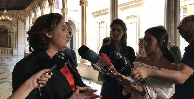 Ada Colau, contraria a la "ocupación masiva" del espacio con lazos porque crea conflictos