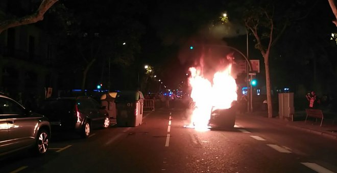 Condemnen a tres anys de presó a tres joves per llançar pedres a una furgoneta dels Mossos en el tercer aniversari de l'1-O